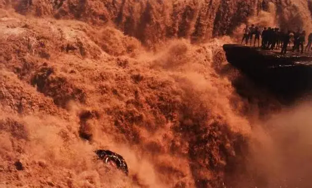 米兰体育网址-特色漂流探险队，挑战河流中的惊险景色的简单介绍