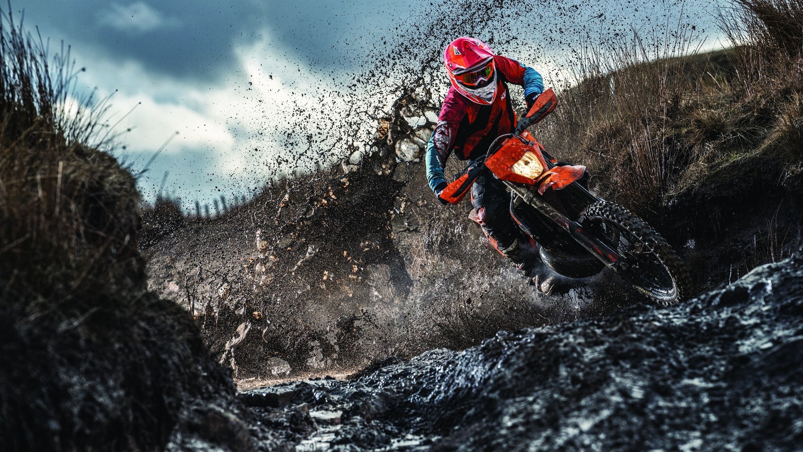 _水陆两栖运动盛典：多场景联动娱乐体验_，水陆两栖概念车